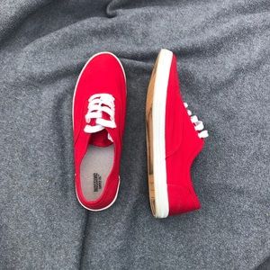 Women’s Red Shoe • Size 8